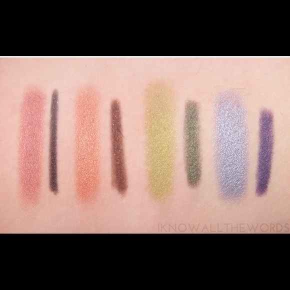 Mary Kay At Play Shadow and Liner - Picture 2 of 3